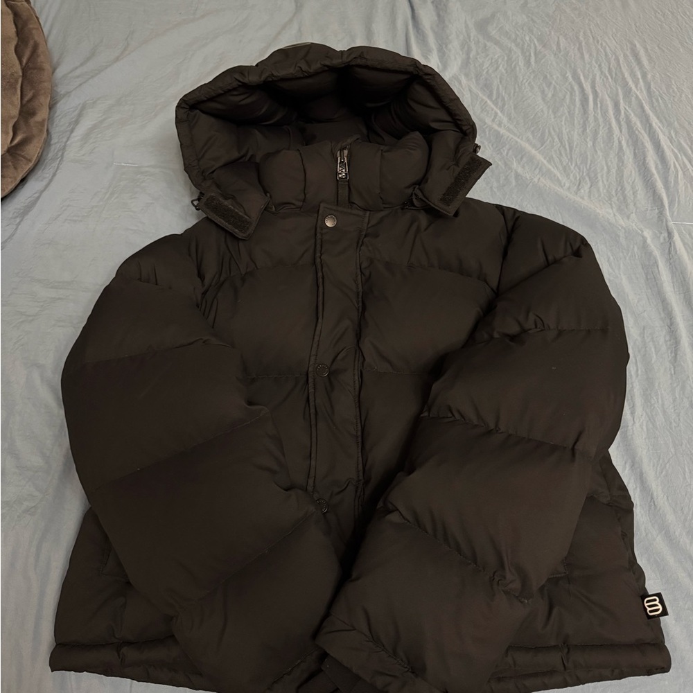 Aritzia Women's Black Shorty Super Puff